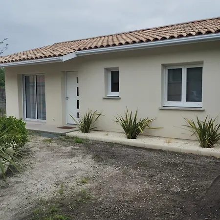 Maison Neuve Proche Bordeaux 3 Etoiles בית נופש *
