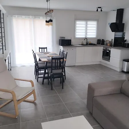 בית נופש Maison Neuve Proche Bordeaux 3 Etoiles *